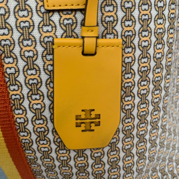 Tory Burch Gemini Link Tote - Picture 3 of 10